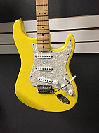 Fender Powerhouse Stratocaster Deluxe Maple FB Big Block Tremolo Graffiti Yellow