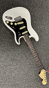Fender American Performer Stratocaster - Arctic White, Black PG RW FiB And Bag