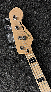 Squier Affinity Active Jazz Bass 4-String Bass Guitar, Olympic White