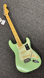 Fender Player Stratocaster - Limited Edition Electric Guitar - Surf Pearl