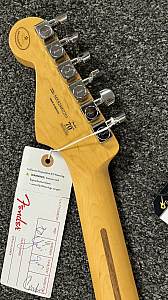 Fender Player Stratocaster - Limited Edition Electric Guitar - Surf Pearl