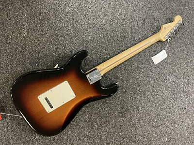 Fender Player Stratocaster Maple Fingerboard Electric Guitar 3-Color Sunburst