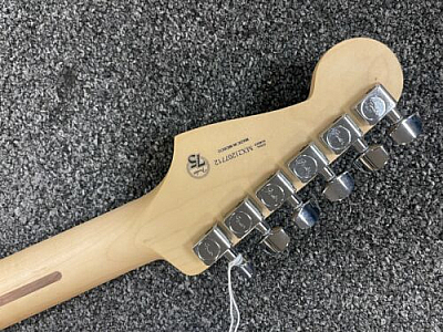 Fender Player Stratocaster Maple Fingerboard Electric Guitar 3Color Sunburst