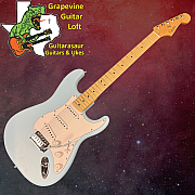 SQUIER BULLET STRATOCASTOR ELECTRIC GUITAR SONIC Blue Matt