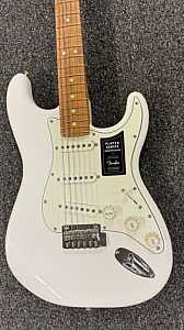Fender Player Series  Stratocaster Solid Body Electric GuitarWhite 2022
