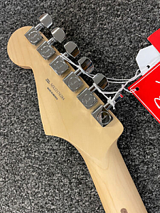Fender Player Stratocaster HSS 6 String Maple Fingerboard Electric Guitar -...